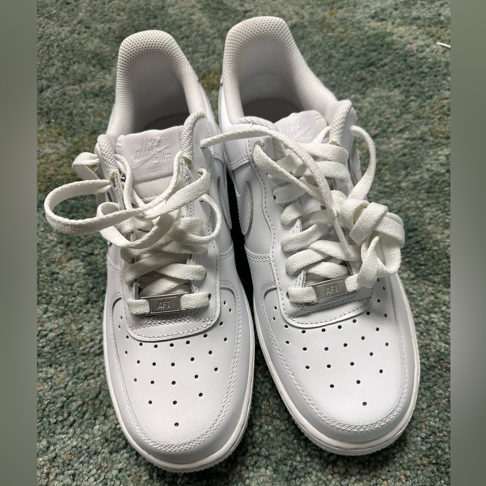 Nike Air Force - white - size 8.5 - never worn